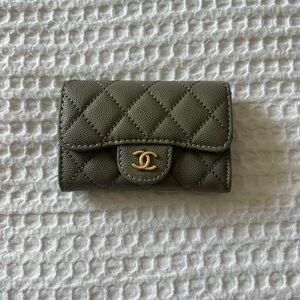 Caviar Quilted Flap Card Holder
